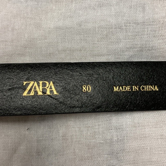 NWT. Zara Black Leather Belt. Size 30.
